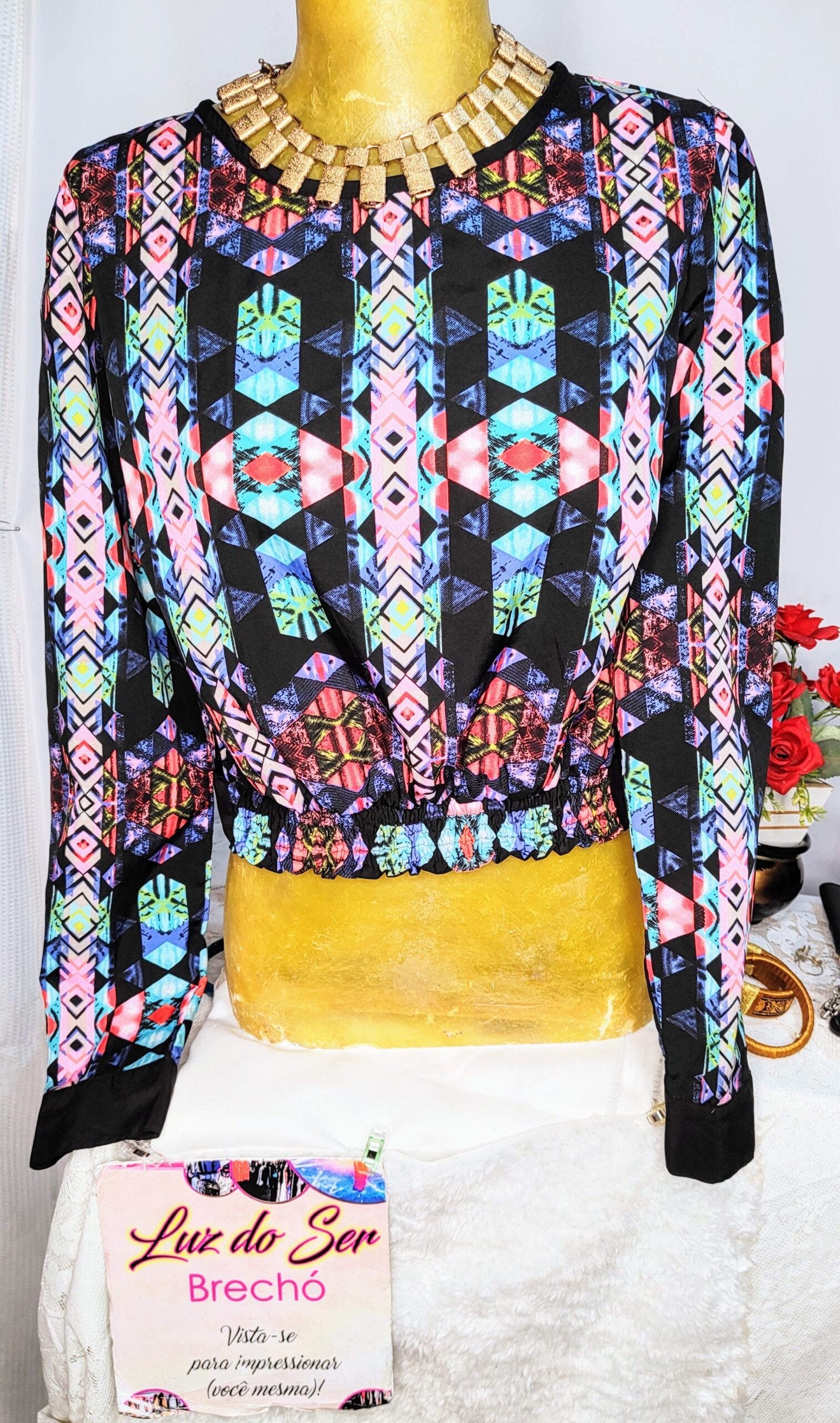Blusa De manga Longa. Croped Nova. Tam P