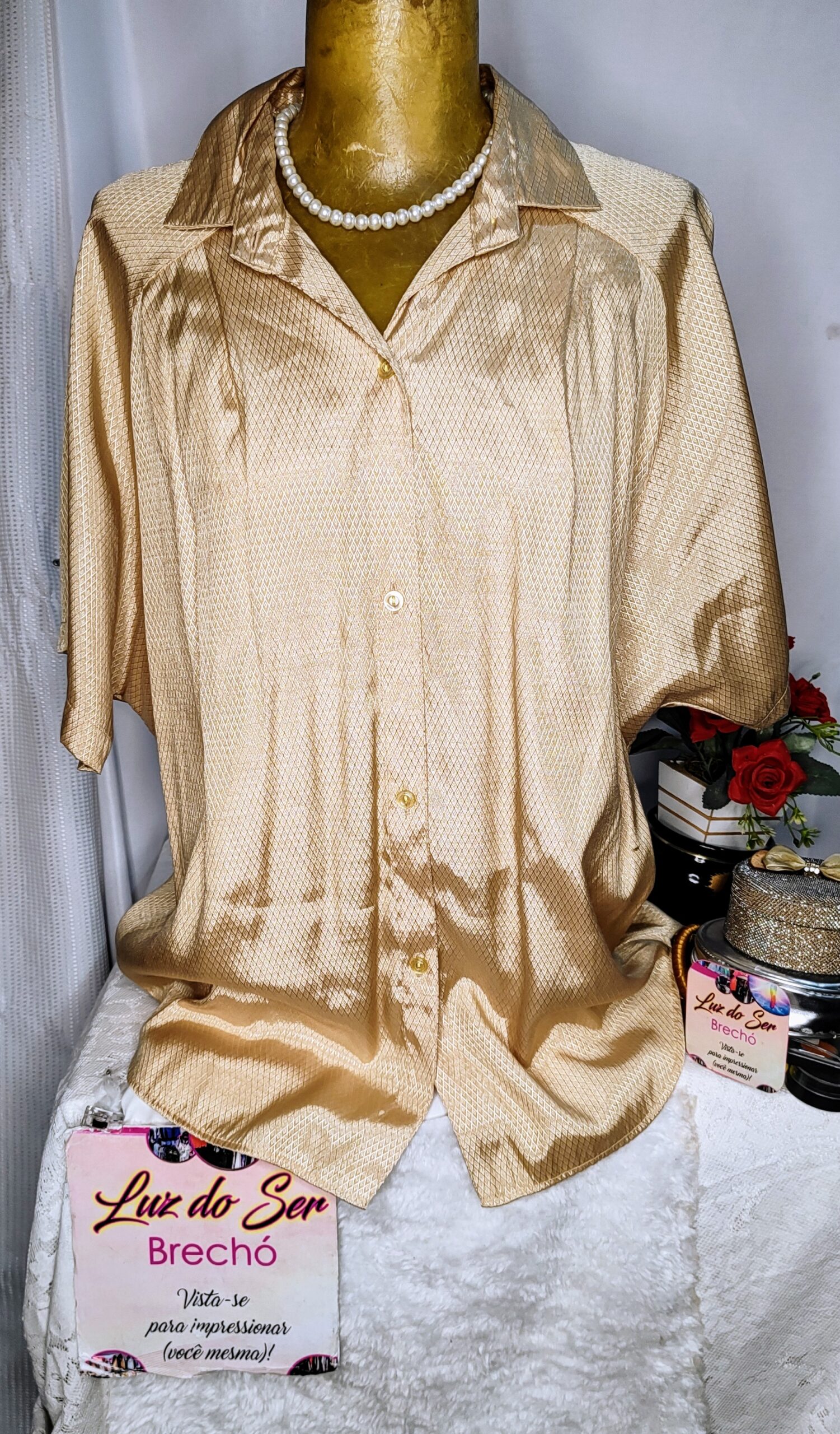 Camisa Social Feminina Dourada. N. 44
