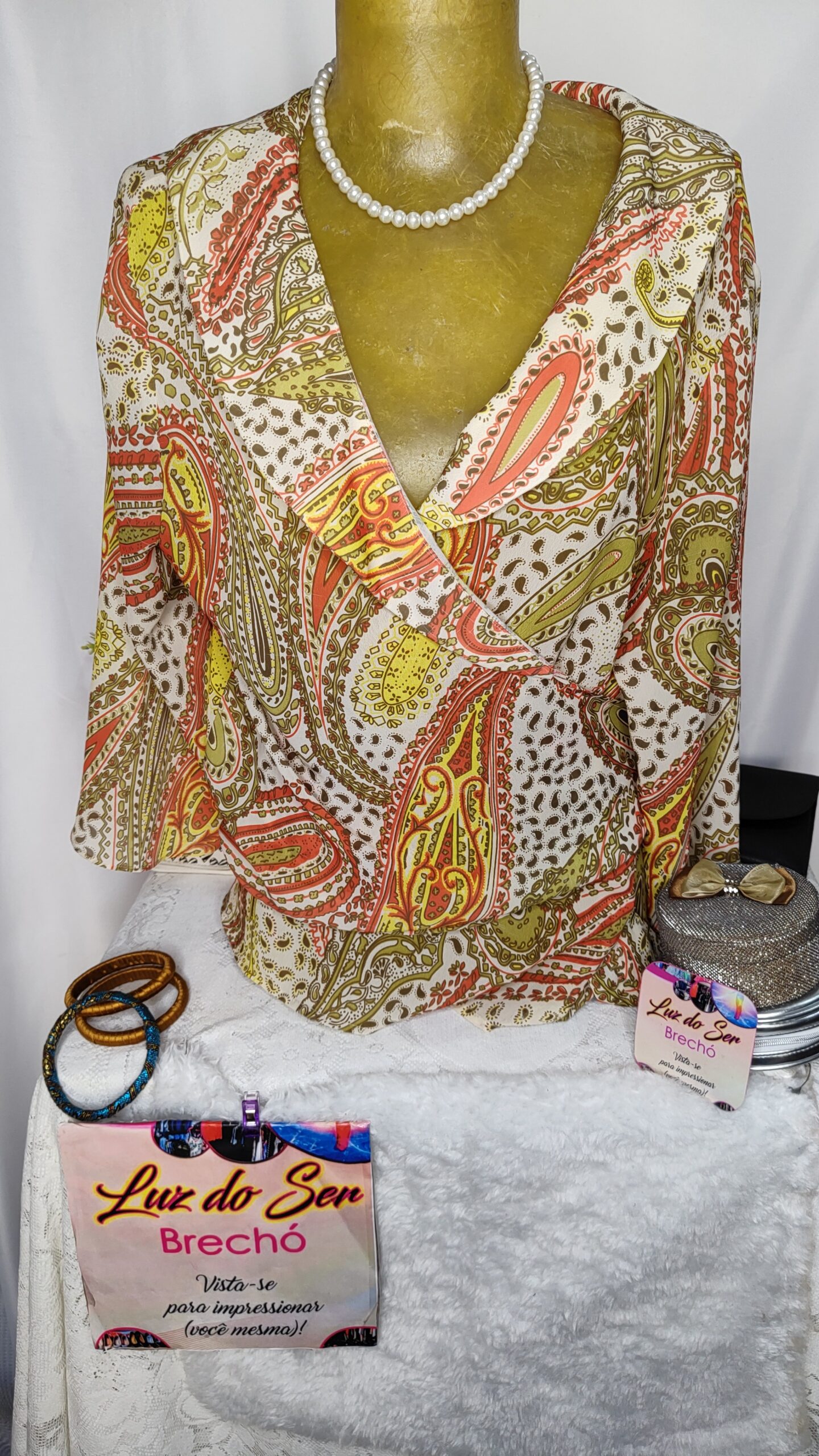 Blusa Feminina de Tecido Fino. Transpassada. Tam M