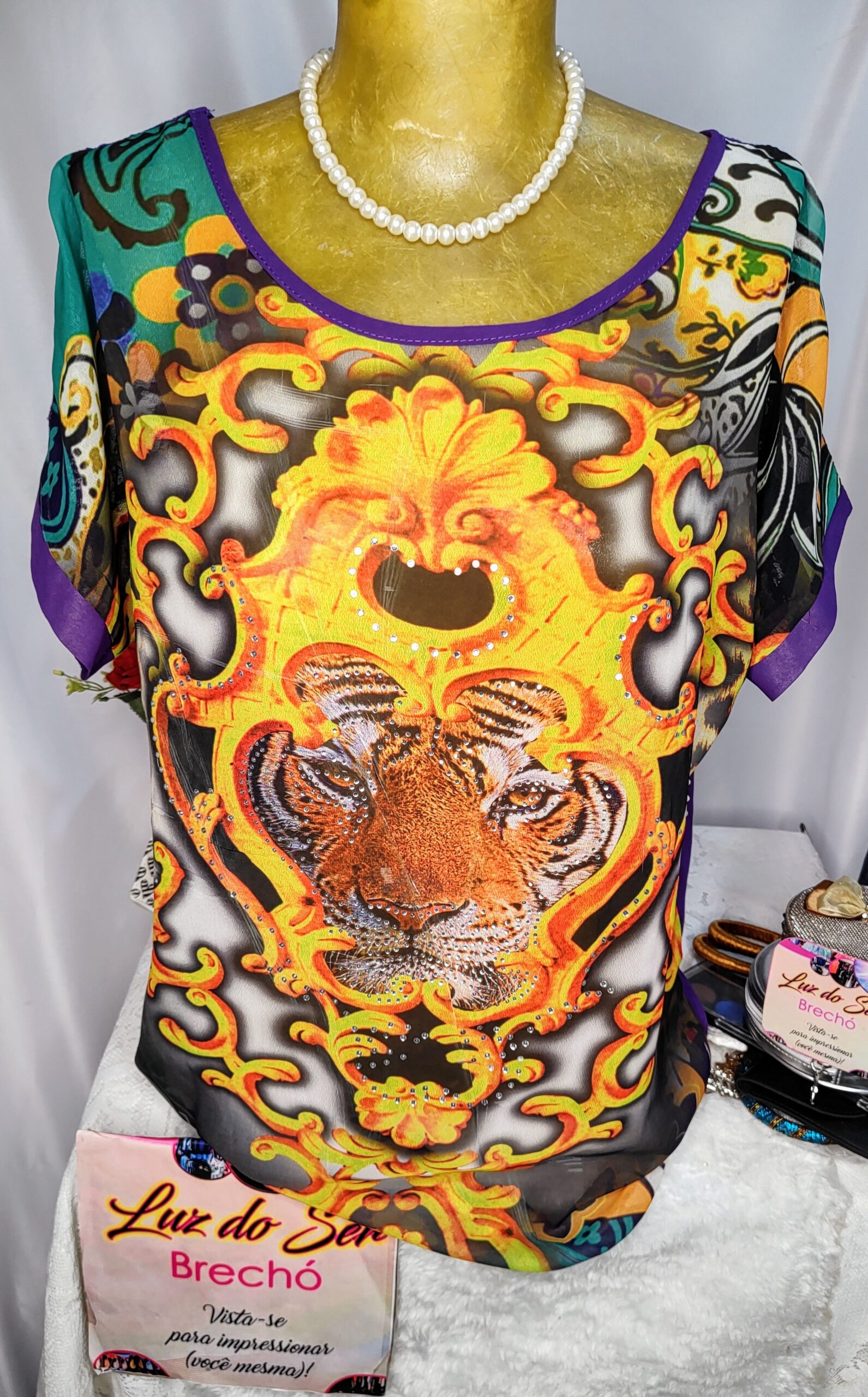 Blusa de Tecido Fino. Nova com Etiqueta. Tam P