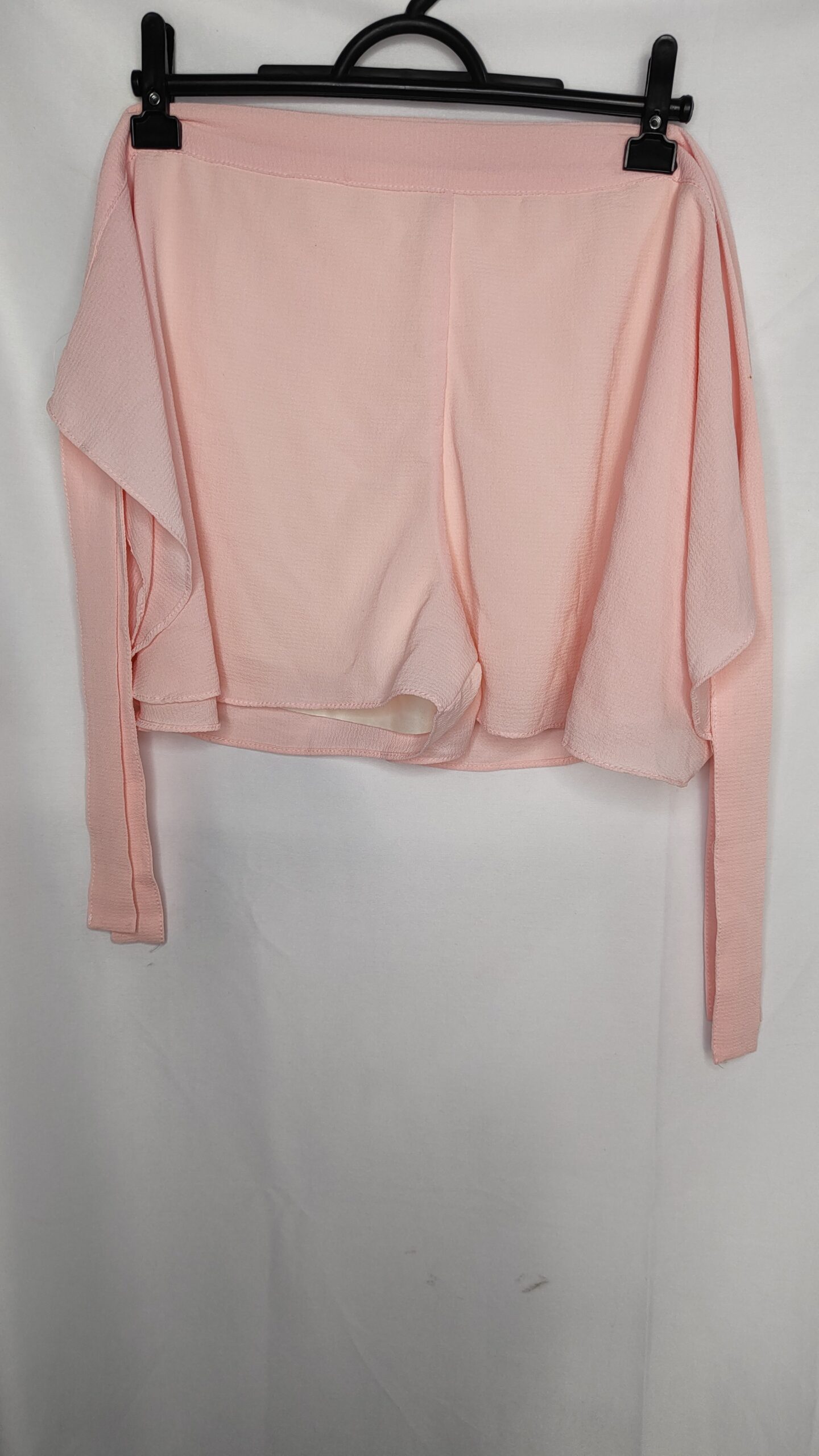 Shorts Saia. Forrado. Tecido Crepe.  Tam M