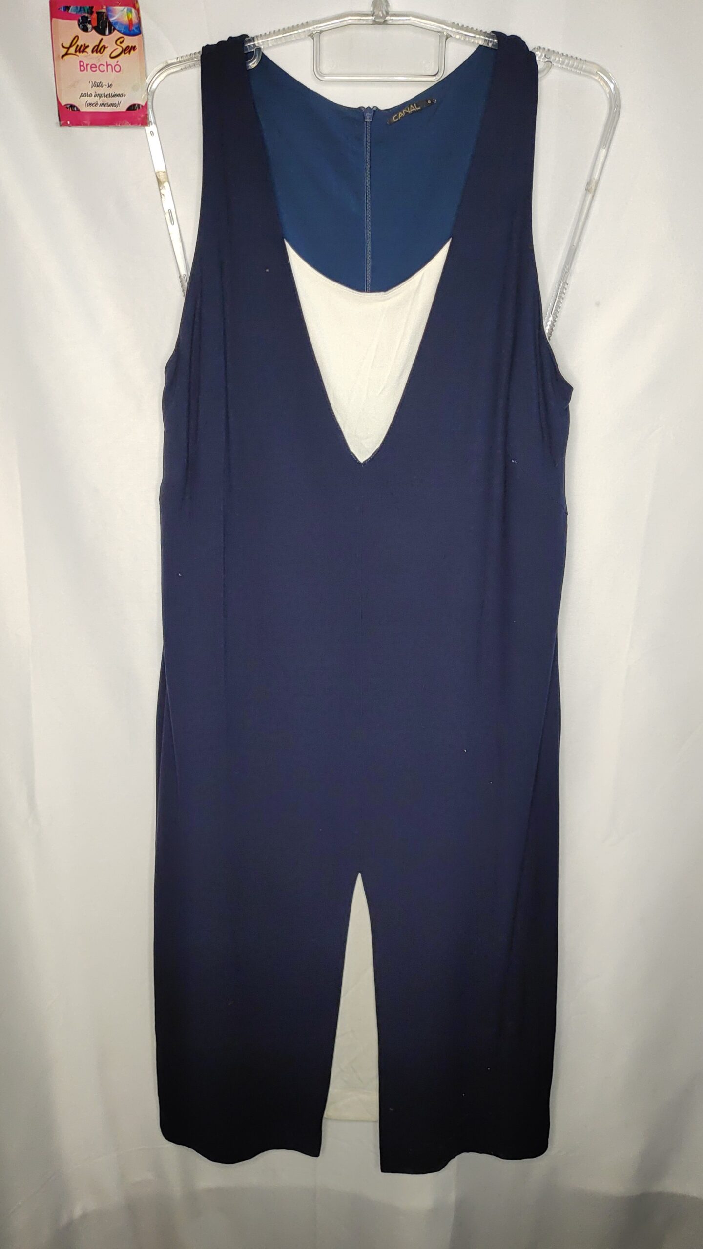 Vestido de Tecido Crepe. Com Sobreposição. Tam G