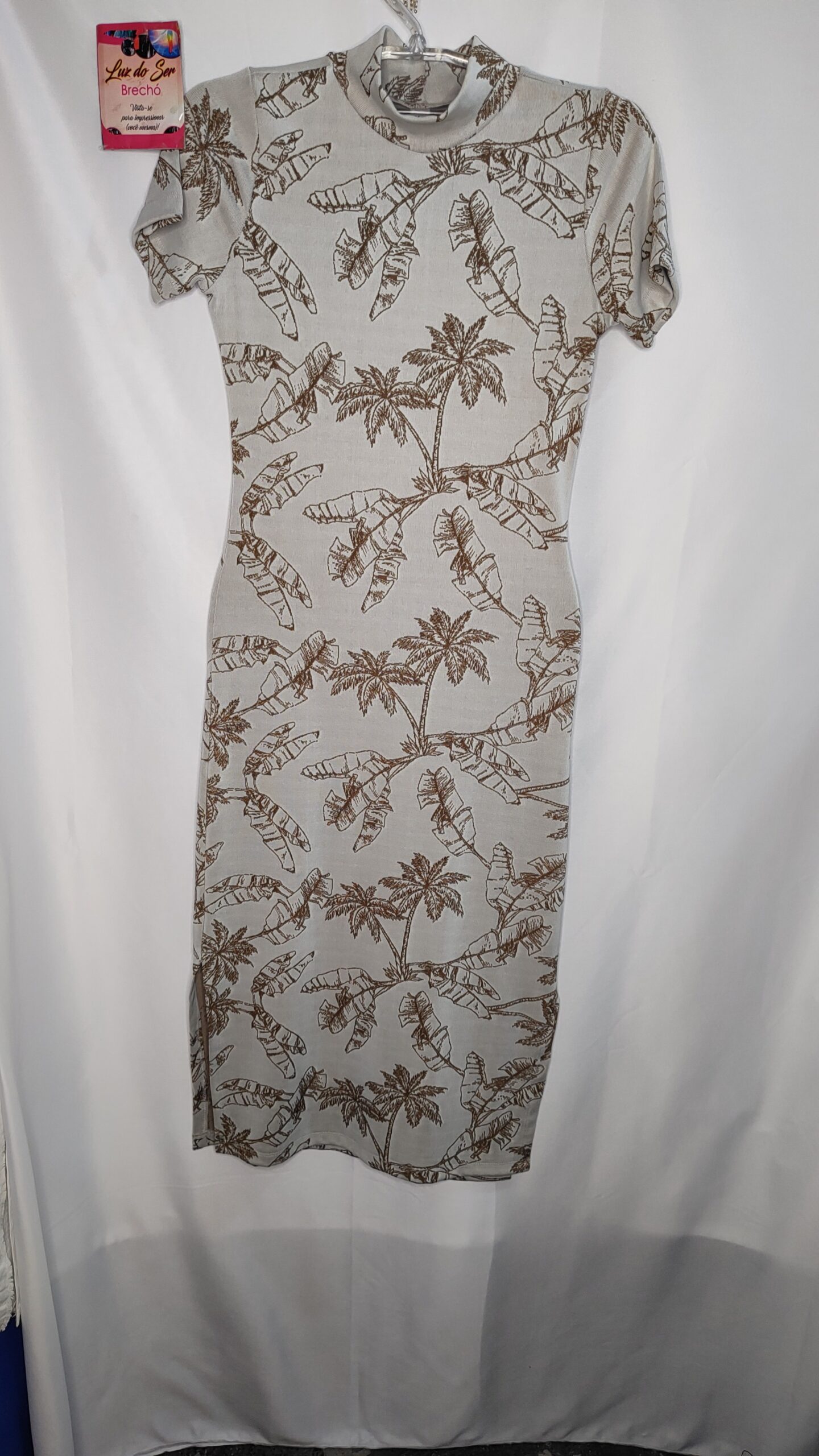 Vestido Longo. Com fenda dos lados.  Tam P.  Novo