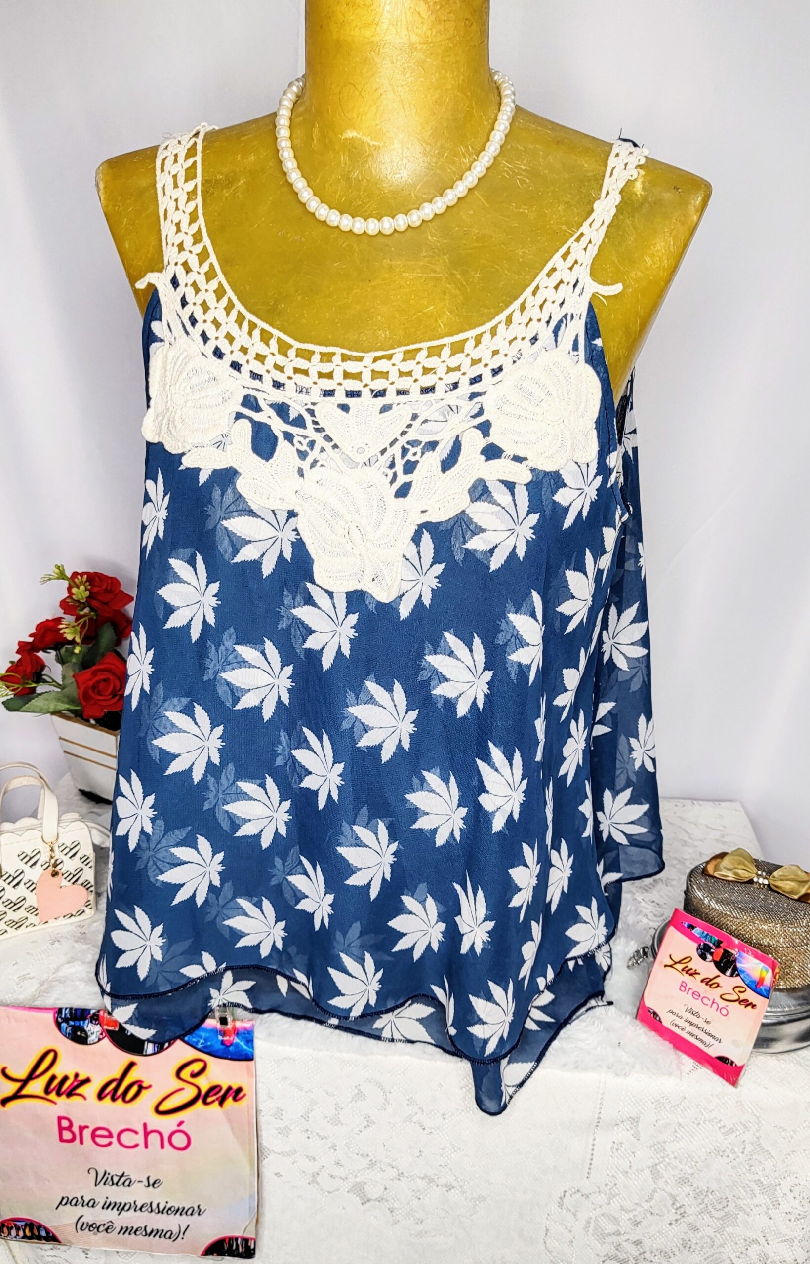 Blusa Feminina sem manga. Tecido Fino. Tam G